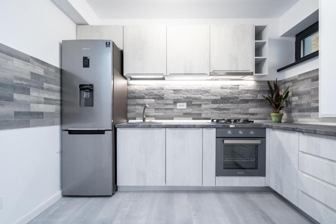 Central Apartment Diamond Bucarest Esterno foto